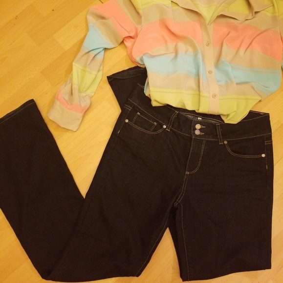 PAIGE Jean's Flare Leg Dark Blue Wash - Picture 2 of 8